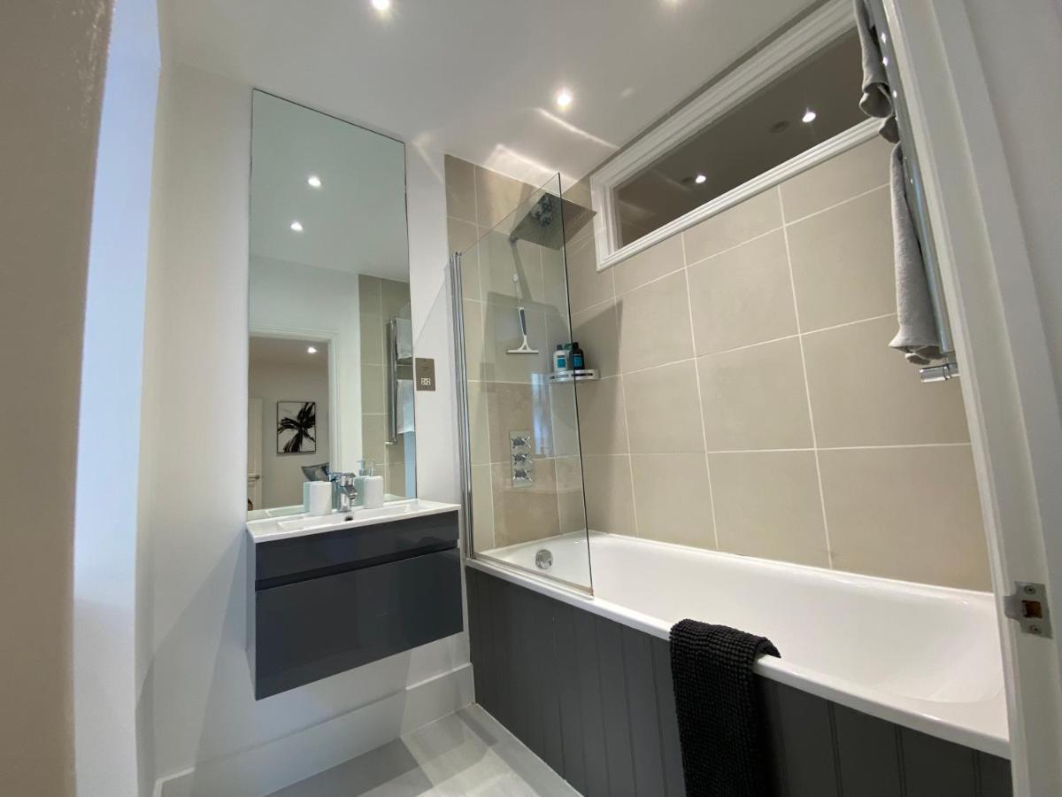 Fantastic Spacious Garden Flat With Own Private Entrance Λονδίνο Εξωτερικό φωτογραφία