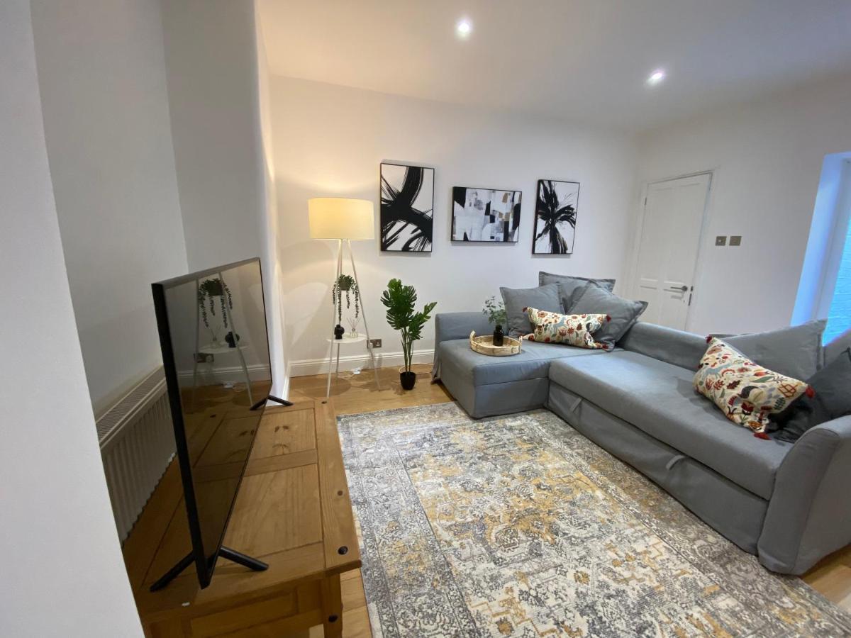 Fantastic Spacious Garden Flat With Own Private Entrance Λονδίνο Εξωτερικό φωτογραφία