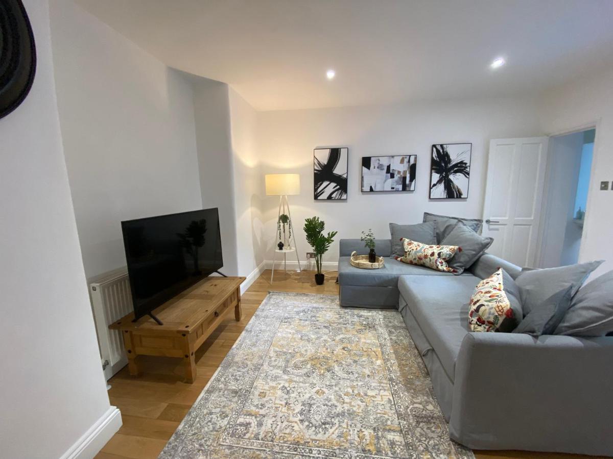 Fantastic Spacious Garden Flat With Own Private Entrance Λονδίνο Εξωτερικό φωτογραφία