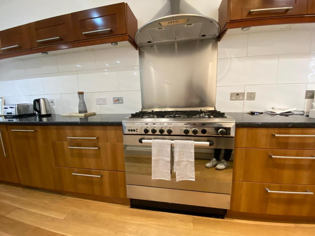 Fantastic Spacious Garden Flat With Own Private Entrance Λονδίνο Εξωτερικό φωτογραφία
